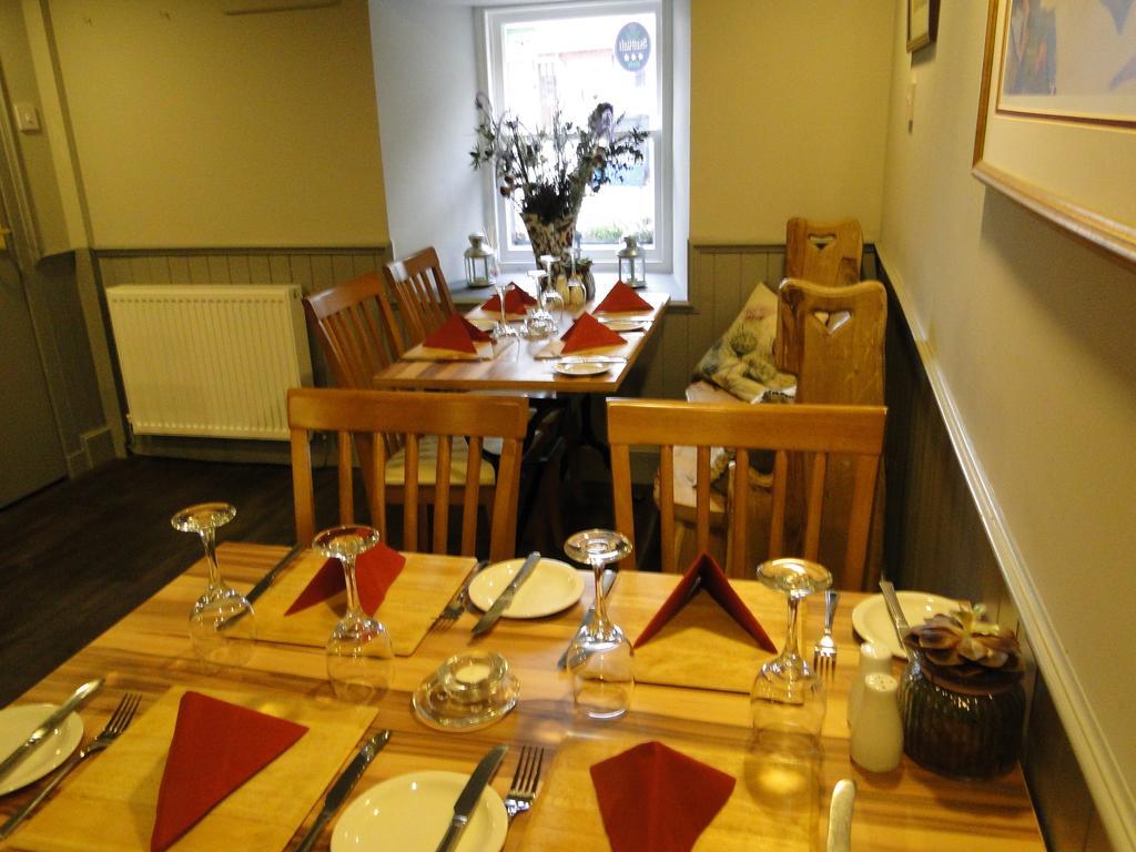 The Red Lion Inn Doune Экстерьер фото
